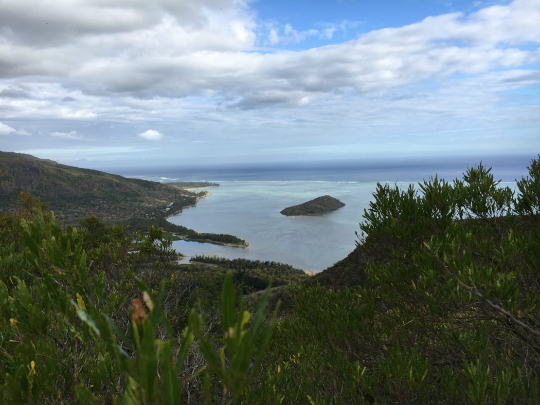 Widok z Brabanta na lagunę Le Morne