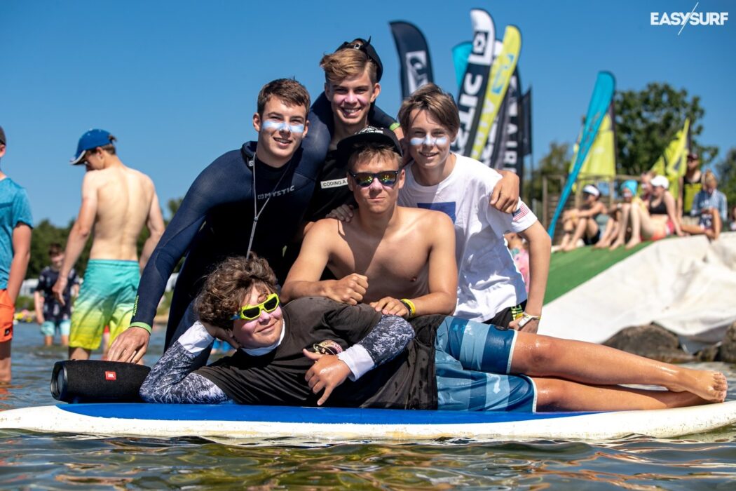 Obozy dla młodzieży i dzieci w wieku 8-12 lat w EASY SURF!